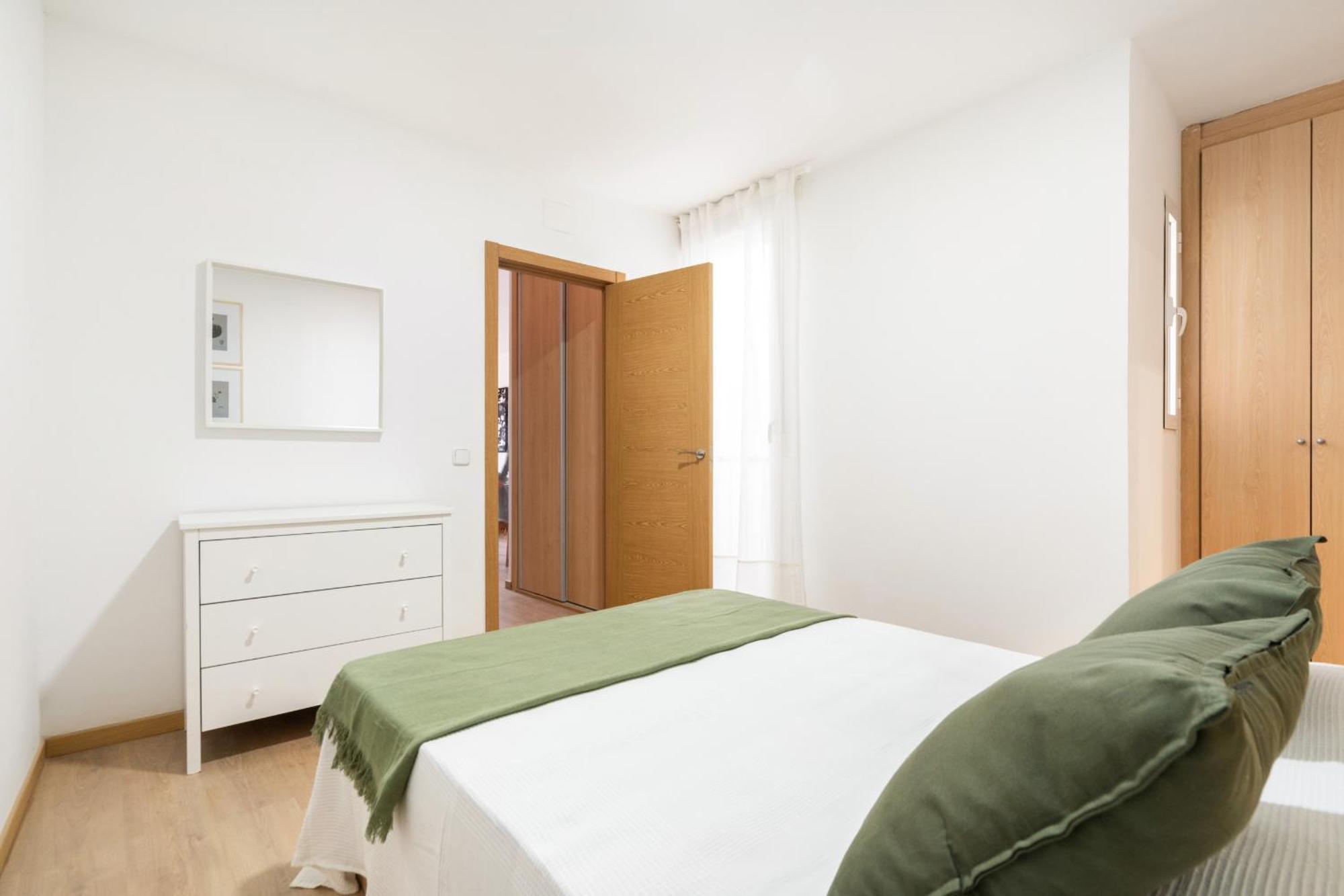 Apartamento En La Avenida De La Albufera Alquiler Temporal Madri Exterior foto